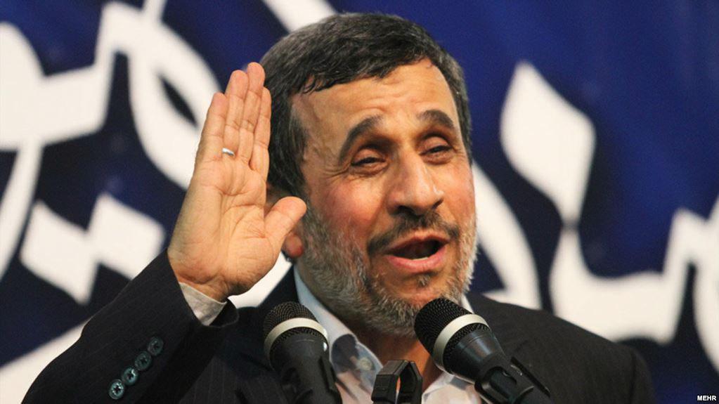 محمود احمدی نژاد رئیس جمهور سابق ایران در بارەی ویدئوی منتشر شدە از سوی قوە قضائیە جمهوری اسلامی گفت این سند افتضاح است و قوە قضائیە بە تمامی از مسیر عدالت خارج شدە است.