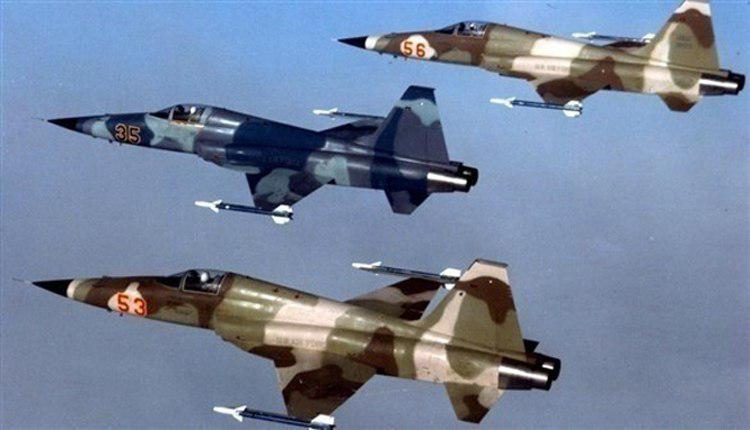 ئێران فڕۆکەکانى بەبۆیەى نوێ و جۆراجۆر نمایش دەکات