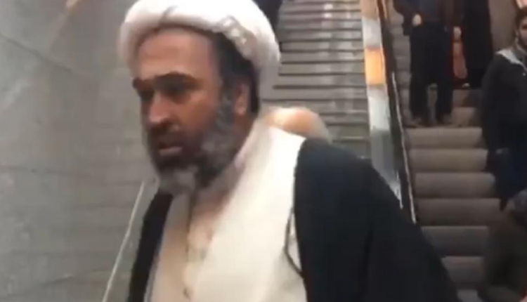 رجل دين لاحق المرأة في طهران