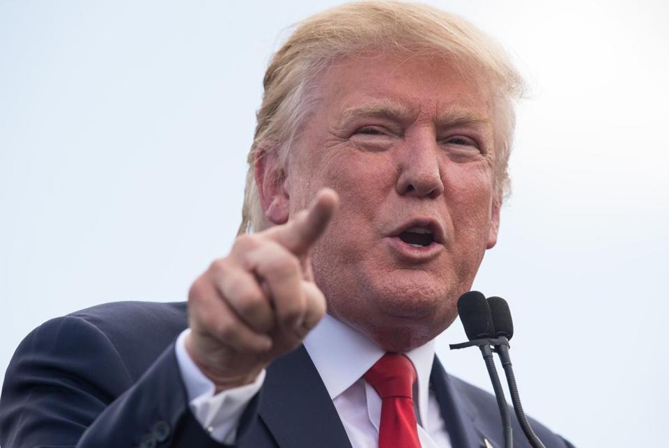 Trump: İran uçurumun kenarında duruyor