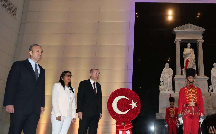 ABD, Erdoğan'ın Saray'da ağırladığı 'kayıp' Venezuelalı bakanın fişini çekti