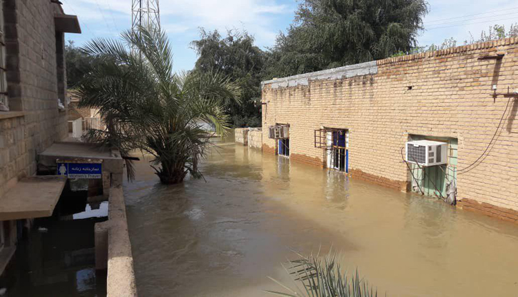 صعود منسوب المياه الى سقوف البيوت