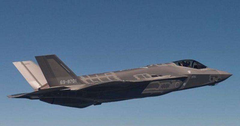 Japon savaş uçağı radarda kayboldu