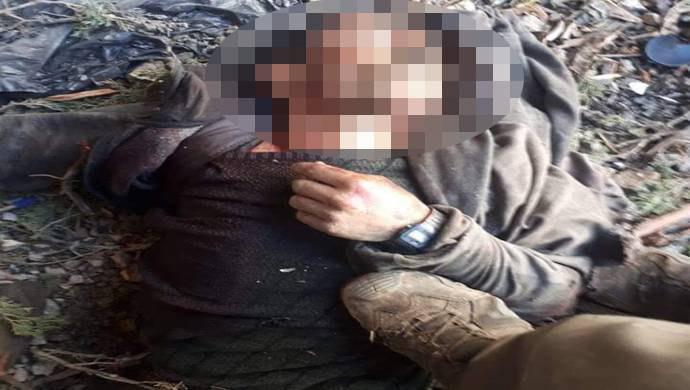 90'lı yıllardaki görüntüler Dersim’de tekrarlandı: Askerler cenazelere ayak basarak poz verdi