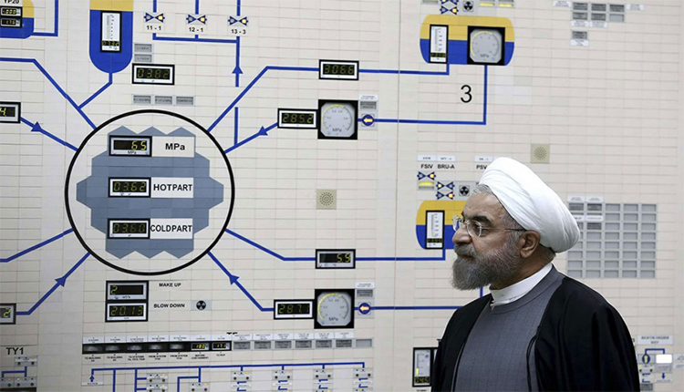 روحاني في مفاعل نووي بلاده