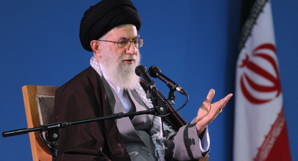 خامنهای: «کاهش تعهدات برجامی قطعا ادامه دارد»