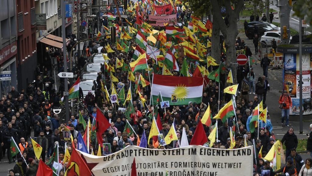 ادامه تظاهرات کردهای آلمان علیه ترکیه؛ ترک‌های ناسیونالیست آلمان را به «بشکه باروت» مبدل کرده‌اند