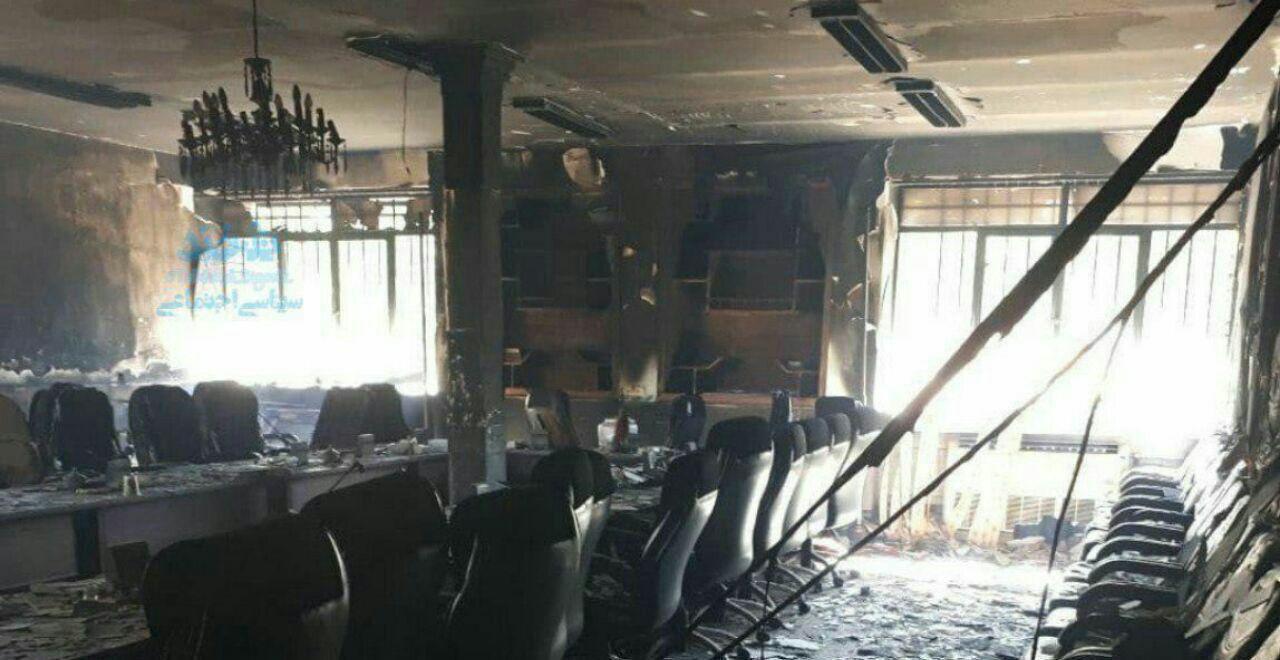بی حرمتی به مردم روستای «چنار محمودی» به آتش زدن دفتر امام جمعه شهر لردگان انجامید
