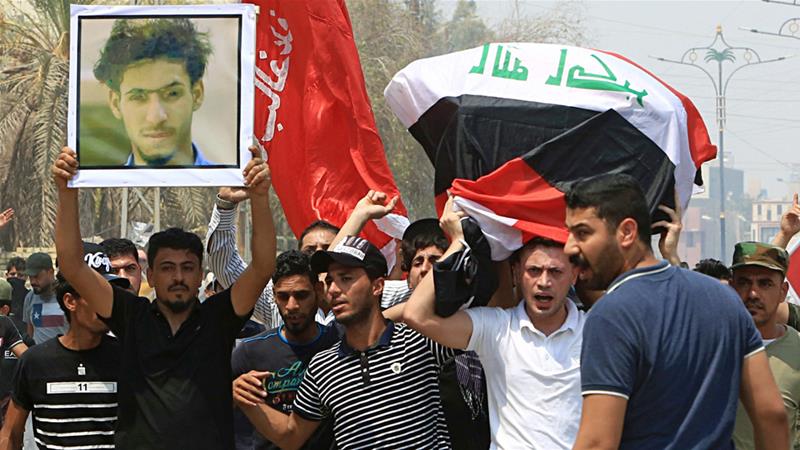 متظاهرون في العراق