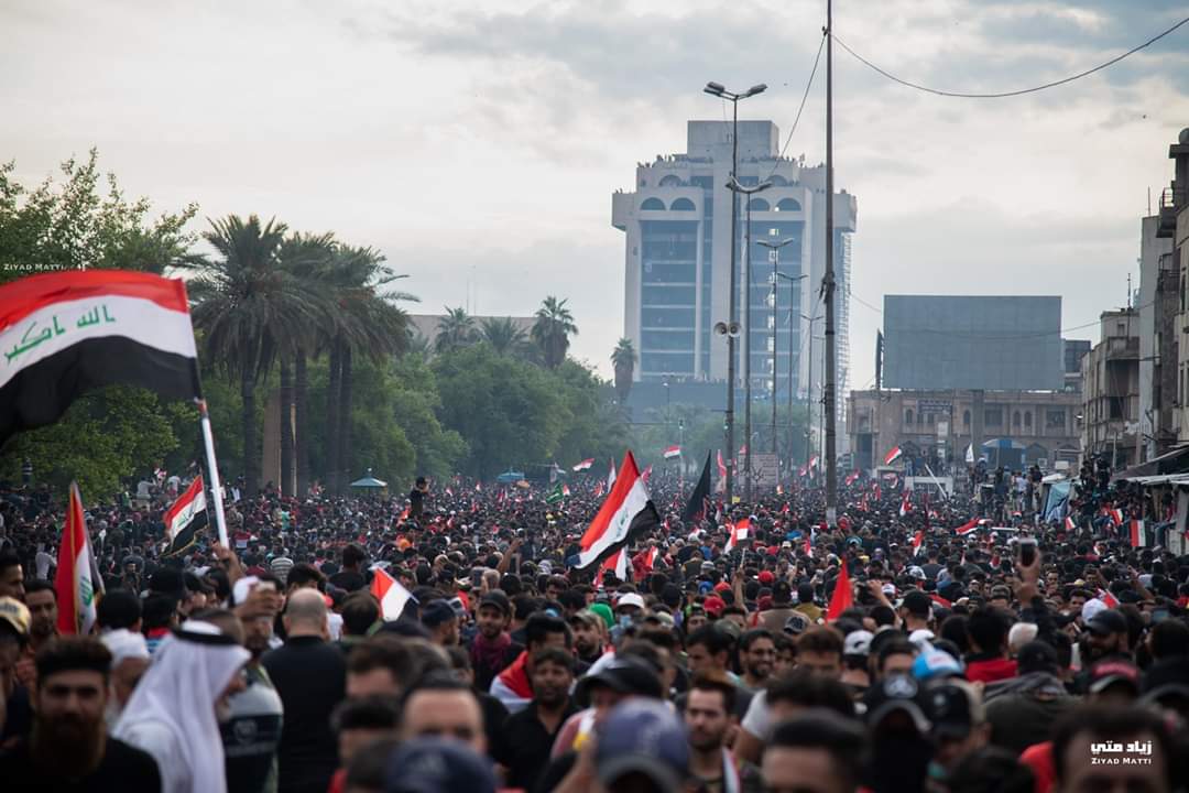 خۆپێشاندەرە عێرقییەکان تا ڕووخانى دەسەڵات کۆڵ نادەن