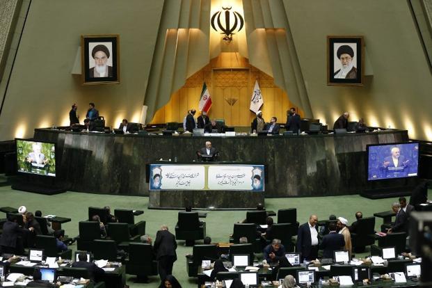 مجلس فرمایشی بی هیچ شرمی بار دیگر بله قربانگوی رهبر شد