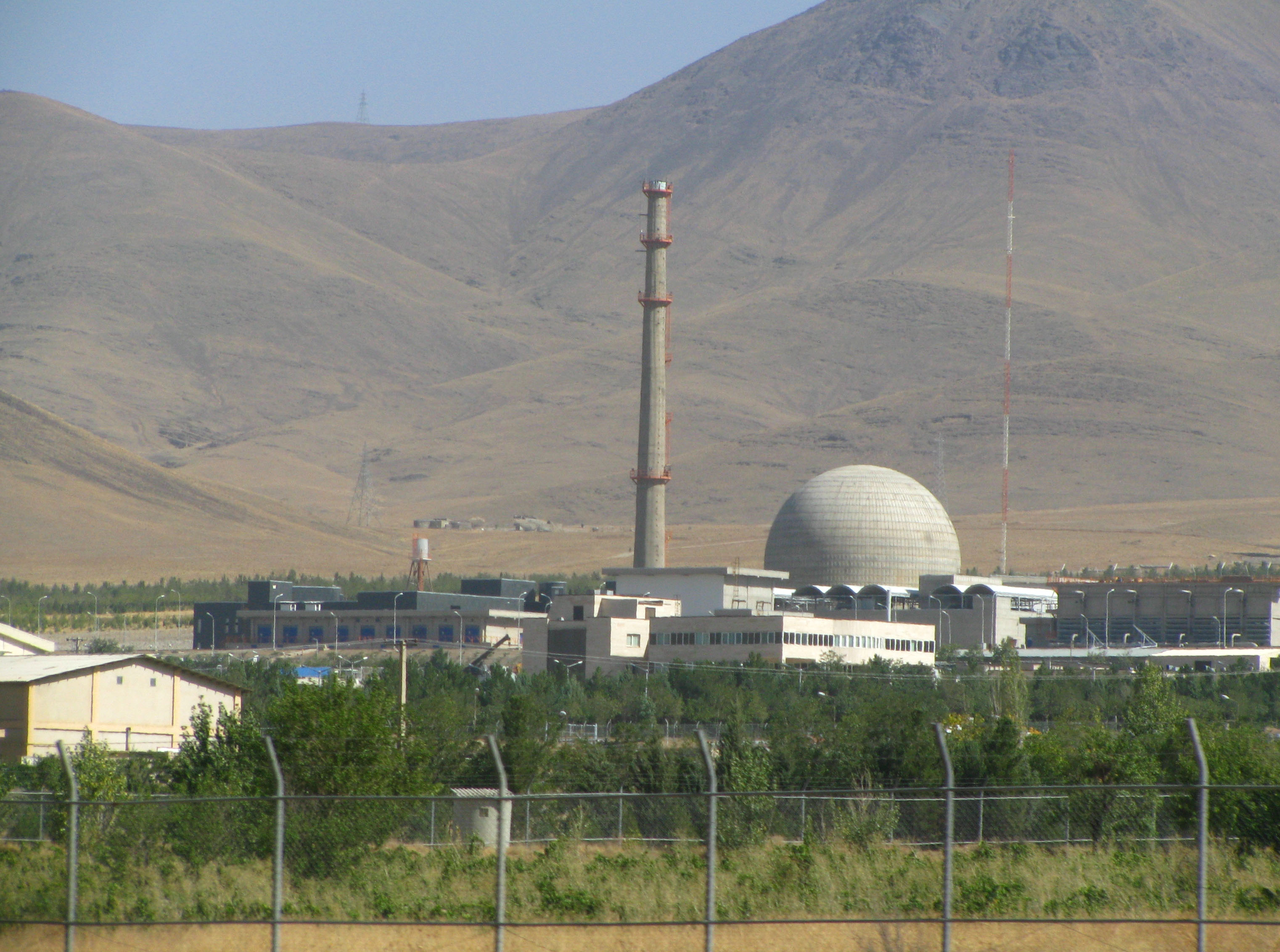 Iran uses secondary circuit of Arak nuclear reactor, says news agency