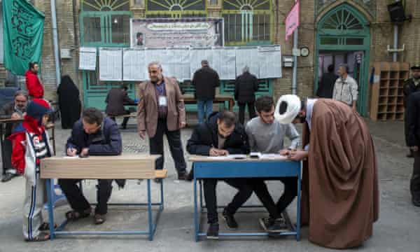 سپاه با چراغ خاموش مجلس را تبدیل به پادگان کرد!
