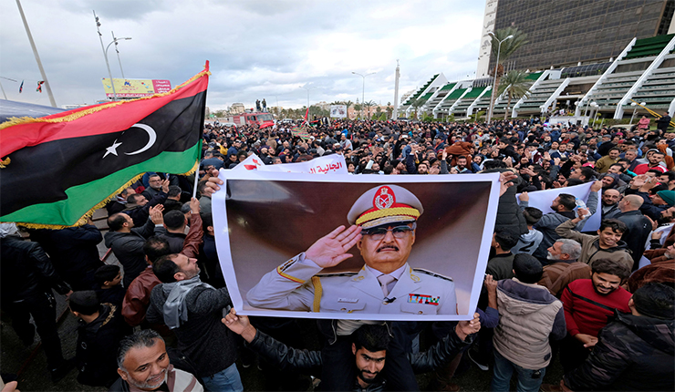 ليبيون يدعمون جنرال حفتر ضد التدخل التركي