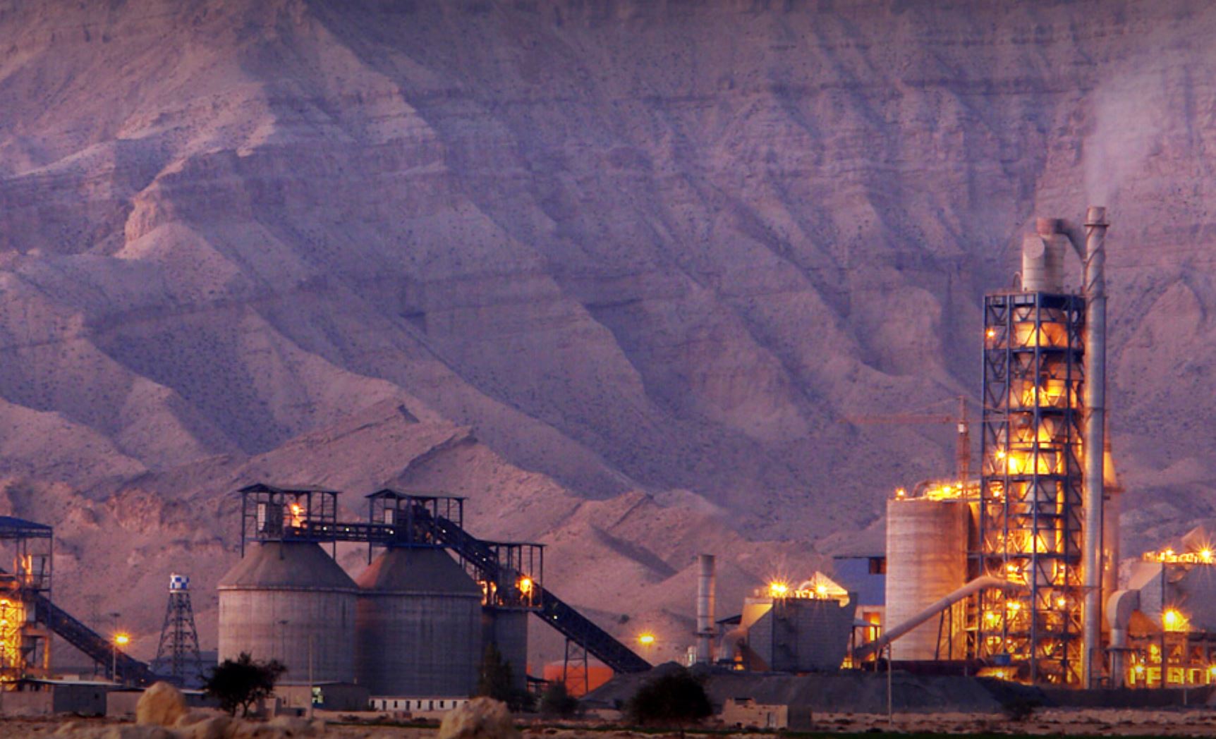 اخراج کارگران معترض کارخانه سیمان لامرد