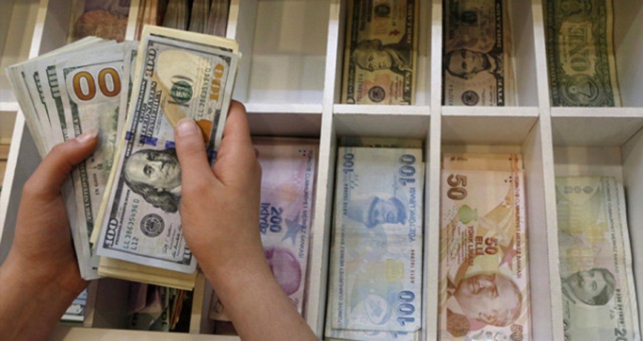 Türk parası Dolar karşısında eriyor