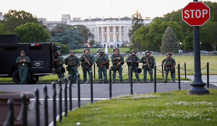 الحرس الوطني الأمريكي تحرس البيت الأبيض