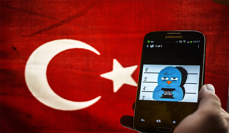 تركيا تقمع التواصل الأجتماعي