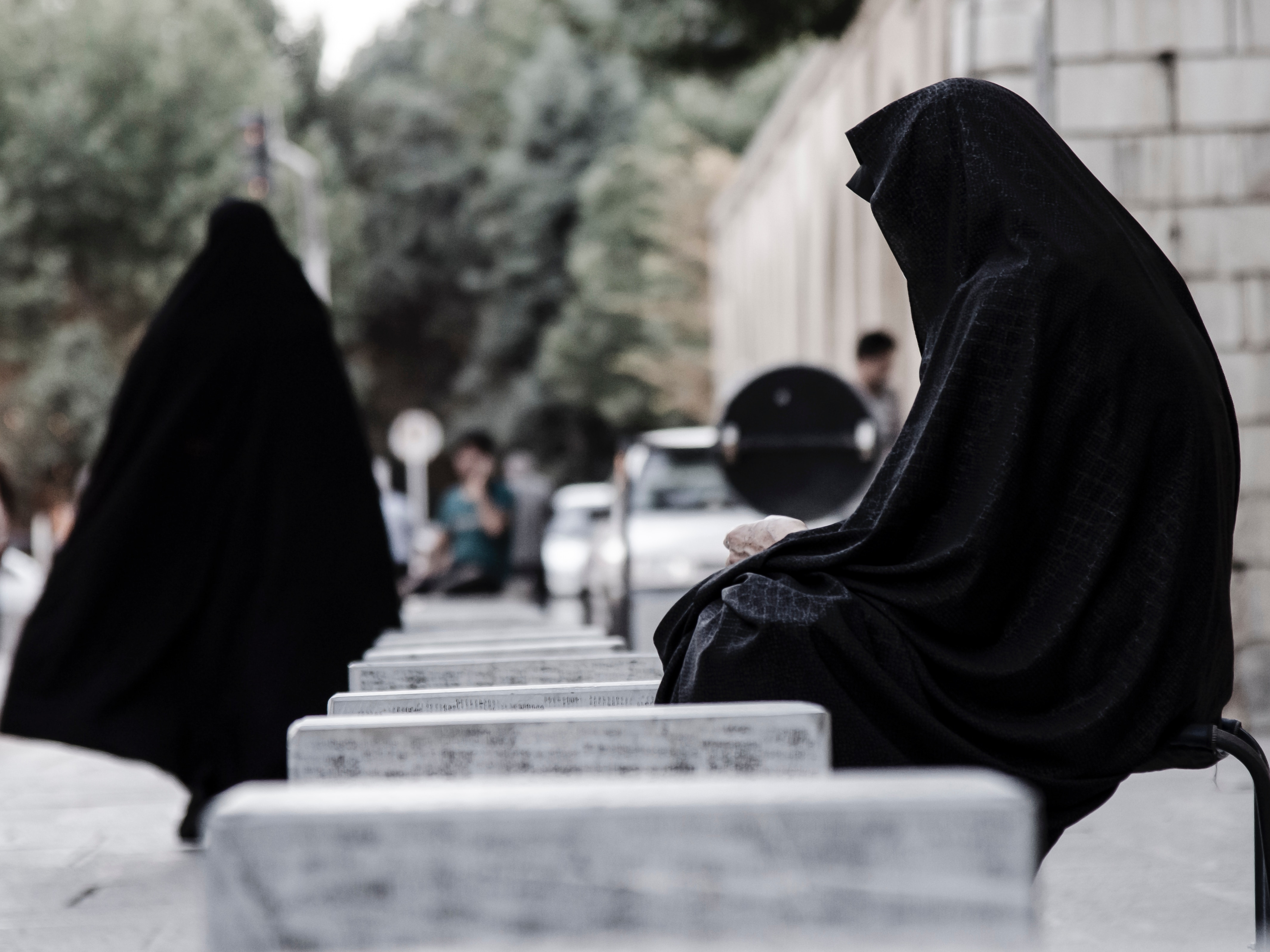 إيرانيات ترفضن الحجاب 