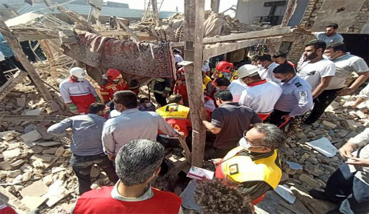 انفجار الأحواز يسوي مبنى بالأرض