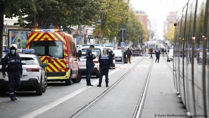 Fransa’da bıçaklı saldırı: 3 kişi hayatını kaybetti