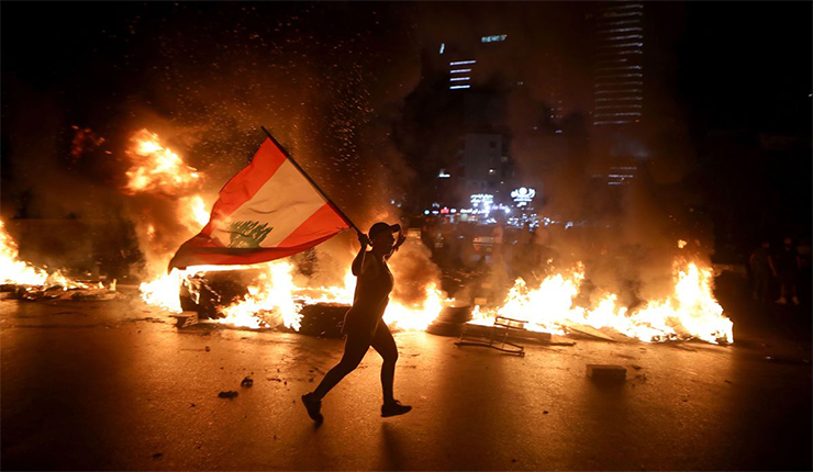 اللبنانيون يرفضون أي أصطفاف طائفي