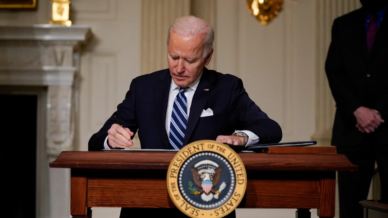 Joe Biden, Suudi ve BAE ile silah anlaşmalarını askıya aldı