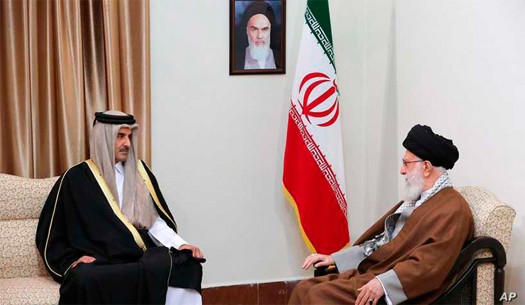 المرشد الإيراني علي خامنئي يلتقي في طهران أمير قطر تميم بن حمد آل ثاني