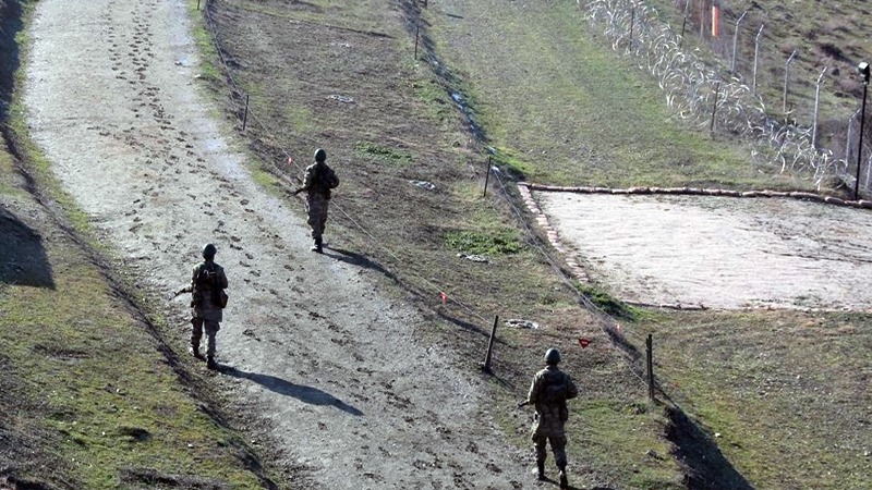Suriye’den Türkiye’ye girmeye çalışan 16 kişi yakalandı