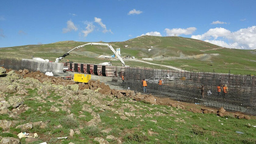 Van-İran sınırına 64 kilometrelik güvenlik duvarı