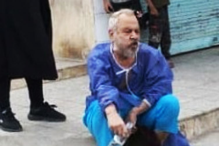 خالق اثر برگزیده سال ٨٦ با اخراج از بیمارستان، در پیادهرو درگذشت