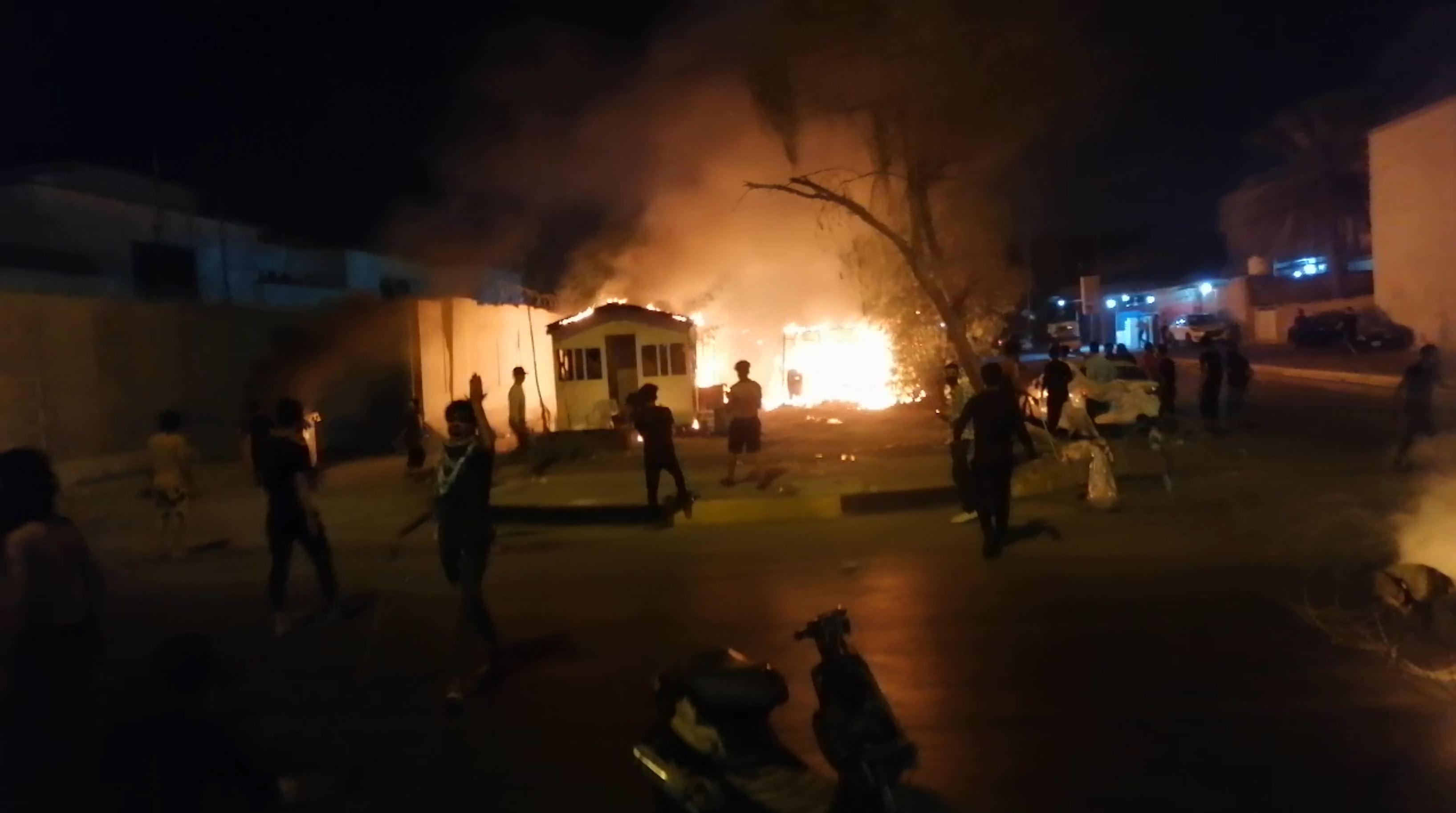 Iraqi protesters set Iran’s consulate in Karbala on fire