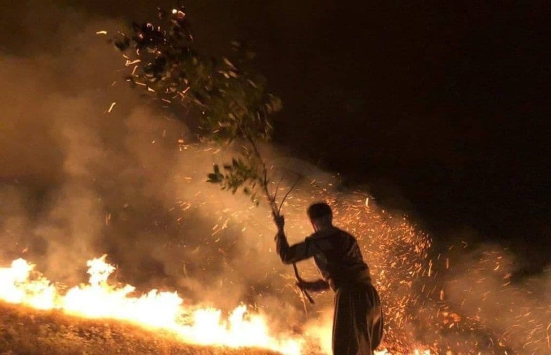 ٦ ژینگەپارێزى مەریوان لە کاتی ئاگرکوژانەوەی دارستانەکانی شارەکە تووشى سووتان بوونەوە