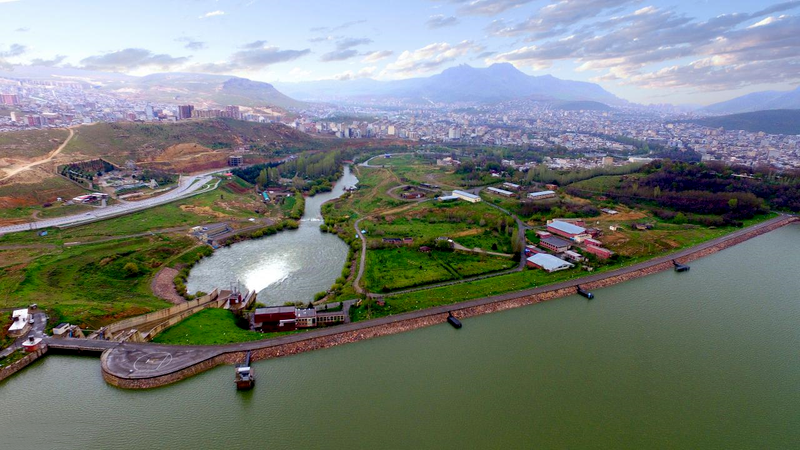 زمین‌خواری و دزدی نماینده رئیسی در شهرستان مهاباد 