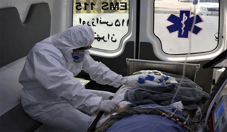 سيارة إسعاف تنقل مريض كورونا