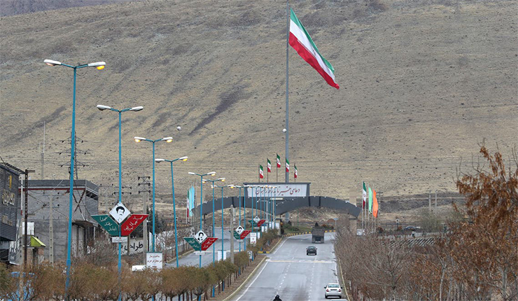 إيران