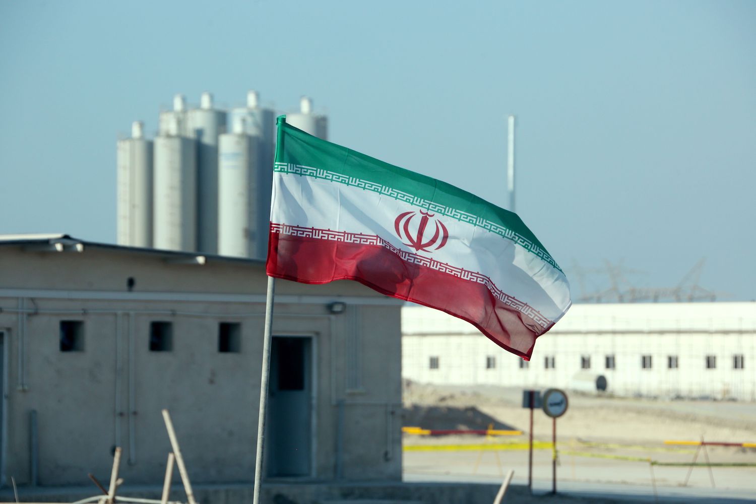 Expert: Iran enriches uranium while West watching