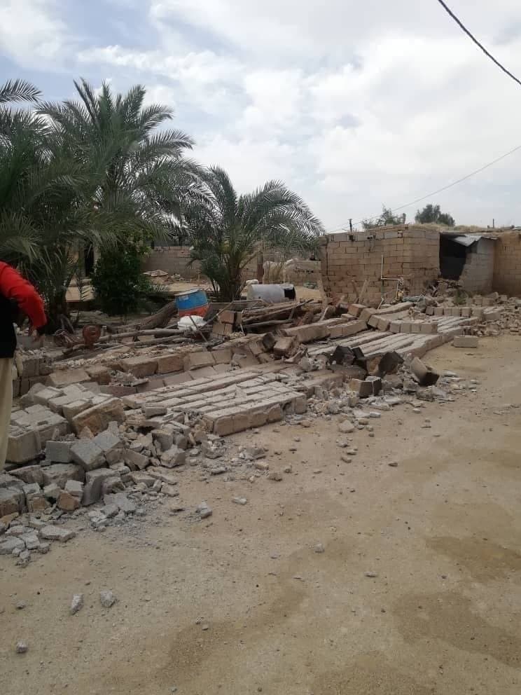 Iran's quakes victims suffer dispiritedly
