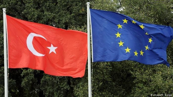 AB, Türkiye ile üyelik müzakerelerini dondurdu