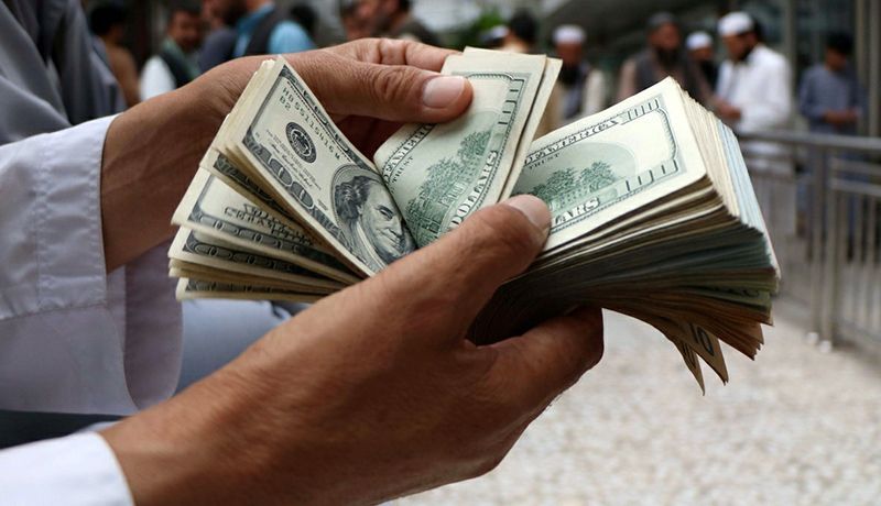 اختصاصی آواتودی/ هشدار جمعی از کارشناسان اقتصادی به خامنهای/ عید دلار به ۵۰ هزار تومان میرسد