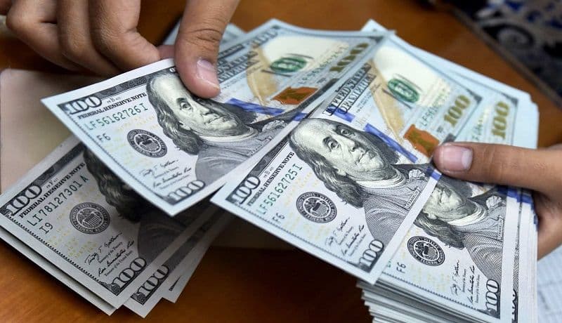 احتکار ارز توسط شرکتهای دولتی و خصولتی برای نوسان در بازار آزاد