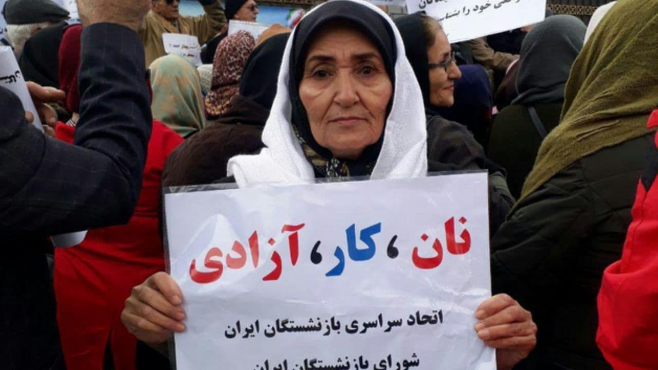 نشست محرمانه وزیر کار با نهادهای امنیتی/ وضعیت صندوقهای بازنشستگی بحرانی است