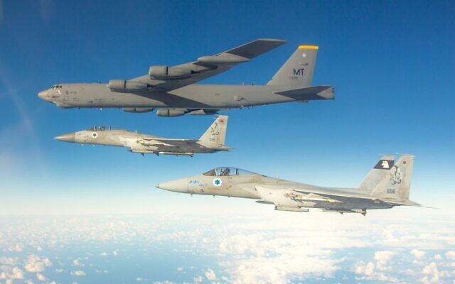 Israeli jets escort US bomber to Gulf