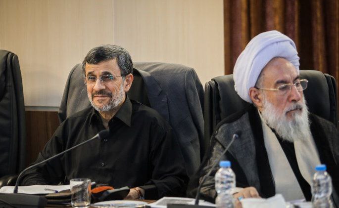 اخراج احمدی‌نژاد از مجمع تشخیص کلید خورد