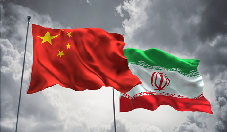 العلم الإيراني والصيني