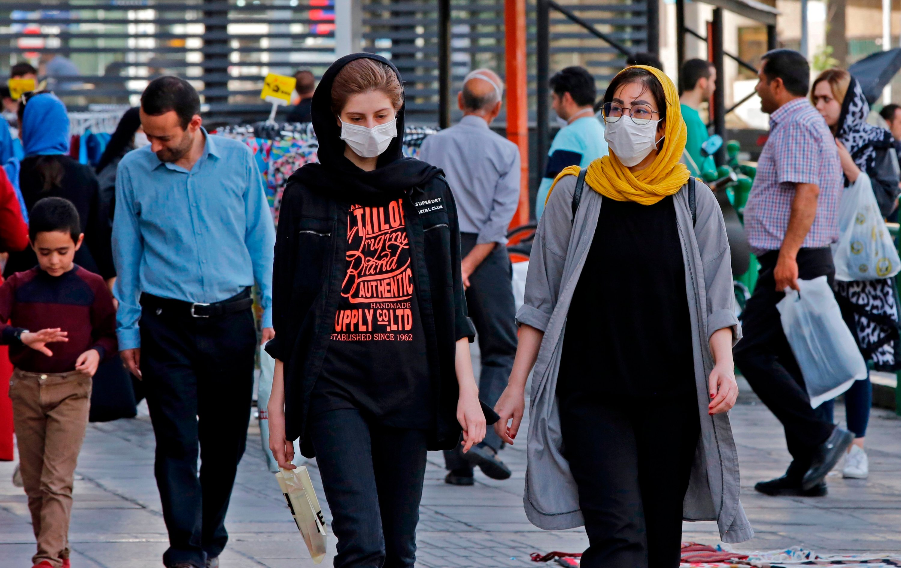 Iran arrests teenagers attending skateboarding event