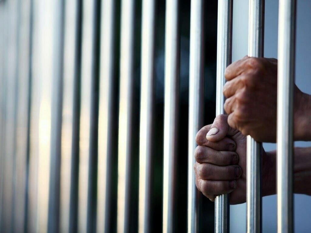 Eight Iranians face imminent finger amputation