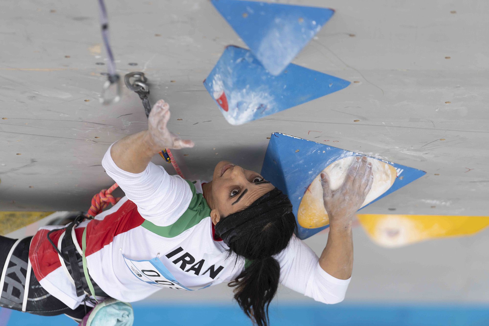 Elnaz Rekabi who broke hijab rule in South Korea arrives in Tehran