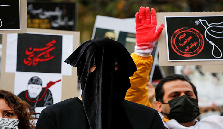 إيران