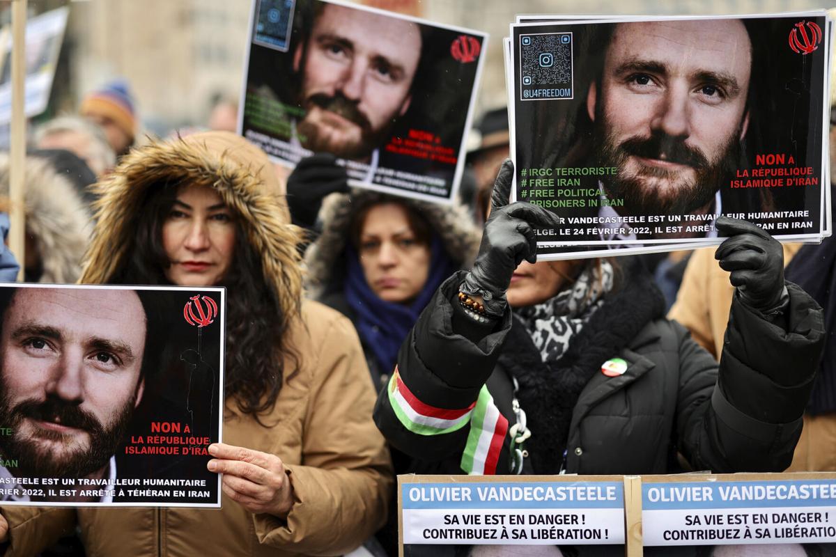 Brussels:Thousands protest demanding release of aid worker in Iran